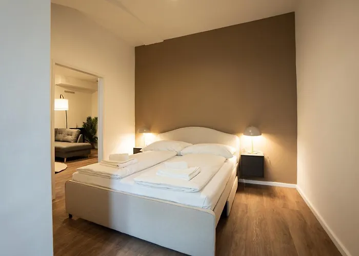 Stylish With Dedicated Working Space And Super King-size Bed Located Between Centre And Donau River Appartamento