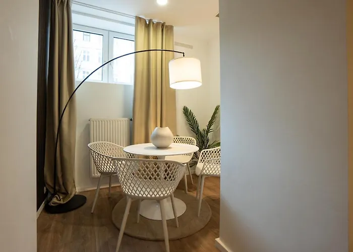 Stylish With Dedicated Working Space And Super King-size Bed Located Between Centre And Donau River Vienna