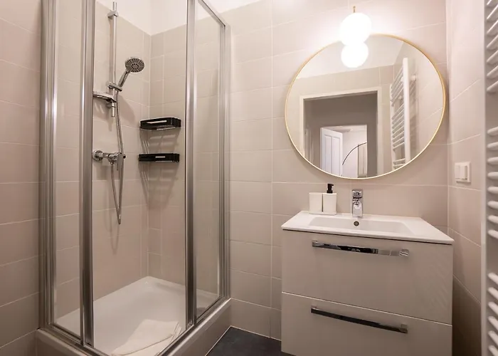 Appartamento Stylish With Dedicated Working Space And Super King-size Bed Located Between Centre And Donau River *